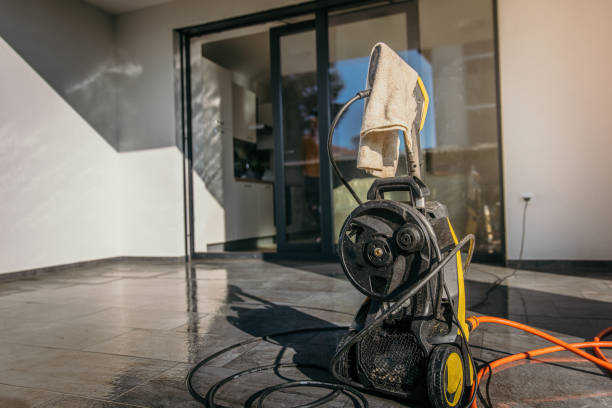 Best Animal Enclosure Cleaning  in Blue Springs, MO